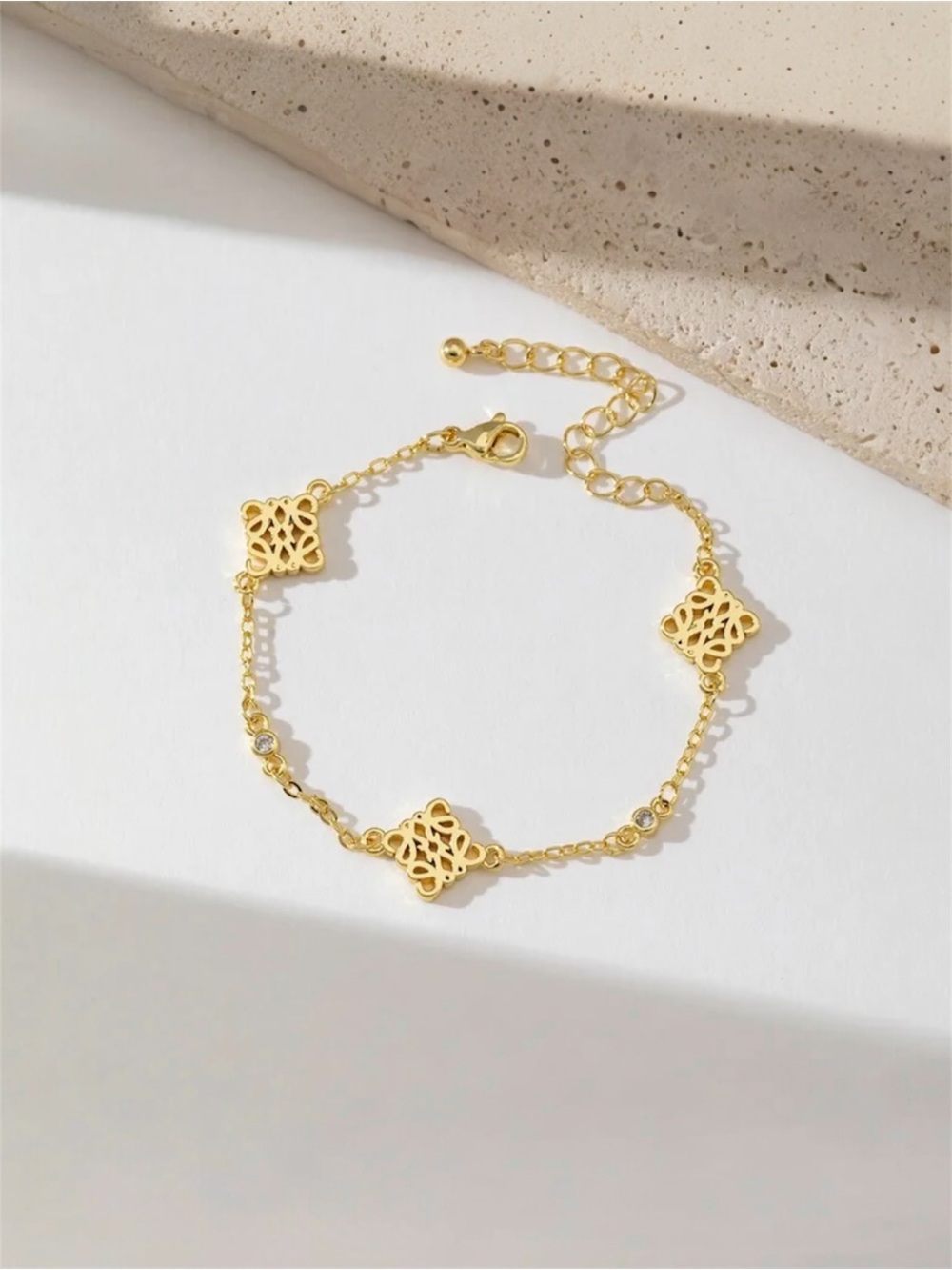 Delicate Filigree Link Bracelet NWT White or Yellow Gold Plated - Picture 2 of 3